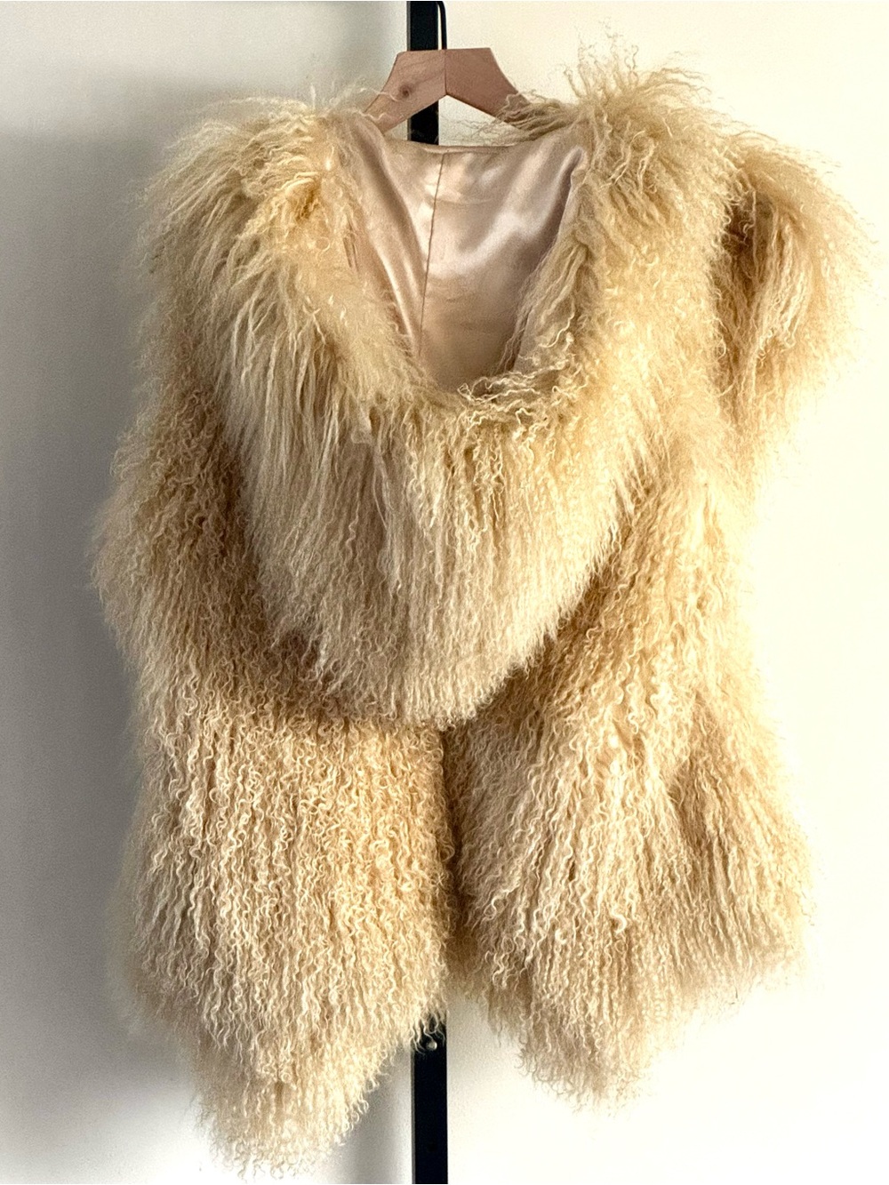 Vintage Mongolian Lamb Hooded Vest Coat White Cream Members Only - Picture 2 of 7